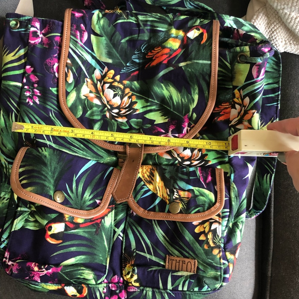 Tropical Backpack - Picture 9 of 11